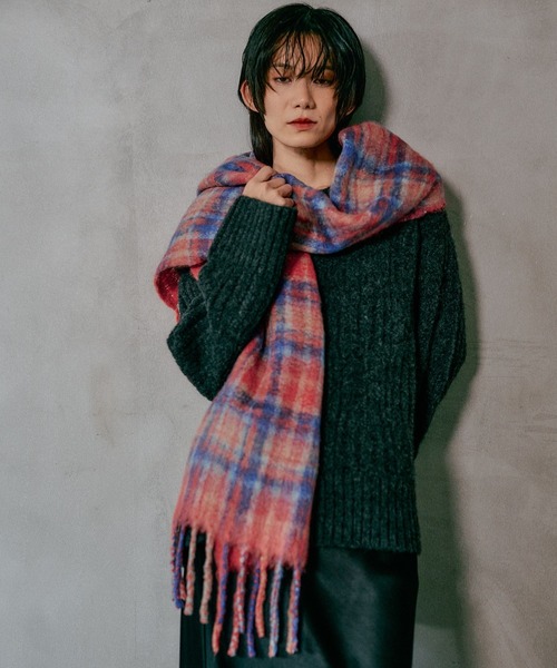 LEPSIM（レプシィム）の「インドチェックストール　581687（ストール/ショール・レディース・ネイビー/グリーン/レッド/ブルー・ONE SIZE）」の4枚目の写真