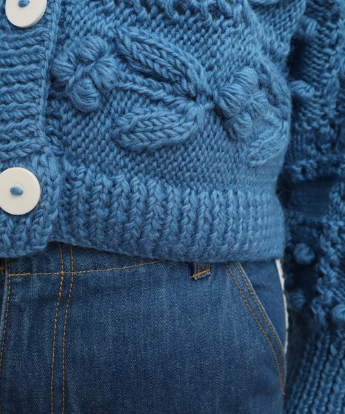 CHILD WOMAN(チャイルドウーマン)の「ネパールギルボックス もよう編みショートカーディガン(カーディガン/ボレロ・レディース・サックスブルー・FREE)」の4枚目の写真