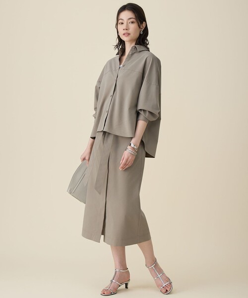 自由区(ジユウク)の「ブラッシュドコットンサテン シャツ(シャツ/ブラウス・レディース・ダークブラウン系/カーキ系・40/38)」の5枚目の写真