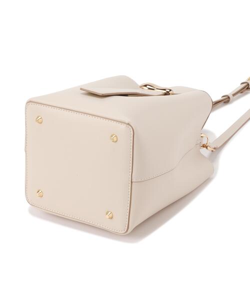 NATURAL BEAUTY BASIC(ナチュラルビューティーベーシック)の「◇メタルオーナメント2wayバケットバッグ(ショルダーバッグ・レディース・オフホワイト/ダークブラウン・フリ-)」の7枚目の写真