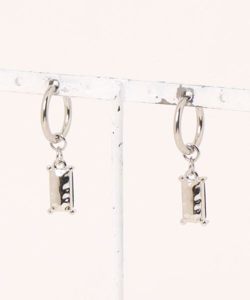 B.I.D.(ビーアイディー)の「《Bz》EK515/ブラックストーンドロップペアピアス/メンズ/両耳用(NEZ)(ピアス(両耳用)・メンズ・シルバー・FREE)」の4枚目の写真