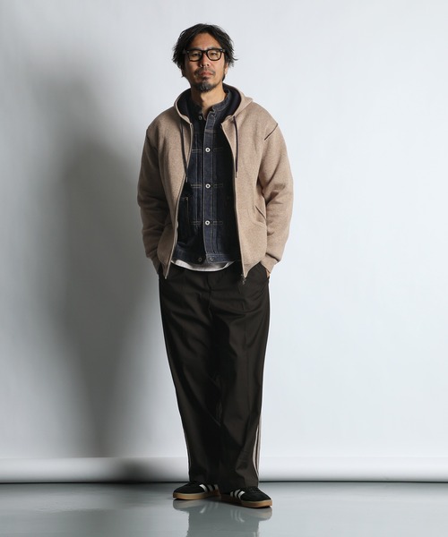 The DUFFER of ST.GEORGE(ザダファーオブセントジョージ)の「DOUBLE FACE KNIT ZIP HOODIE:ダブルフェイス ニット ジップパーカー(パーカー・メンズ・ベージュ/ネイビー・X-LARGE/MEDIUM/LARGE)」の4枚目の写真