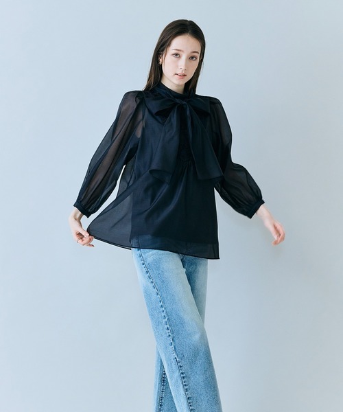 Audie a Muses(オーディアミューズ)の「フラワーレースリボンタイ付きブラウス(シャツ/ブラウス・レディース・ブラック/オフホワイト・42/38)」の12枚目の写真