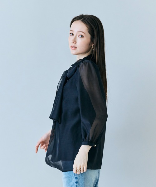 Audie a Muses(オーディアミューズ)の「フラワーレースリボンタイ付きブラウス(シャツ/ブラウス・レディース・ブラック/オフホワイト・42/38)」の16枚目の写真