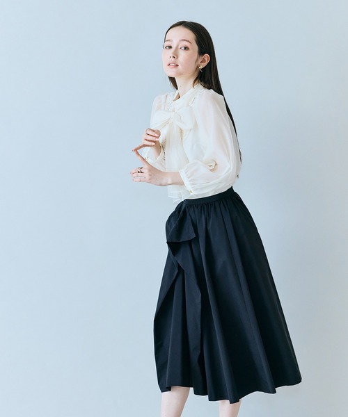 Audie a Muses(オーディアミューズ)の「フラワーレースリボンタイ付きブラウス(シャツ/ブラウス・レディース・ブラック/オフホワイト・42/38)」の20枚目の写真