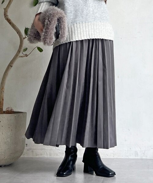 un dix cors（アンディコール）の「スエードプリーツスカート（スカート・レディース・チャコールグレー/アイボリー/ベージュ・FREE）」の19枚目の写真