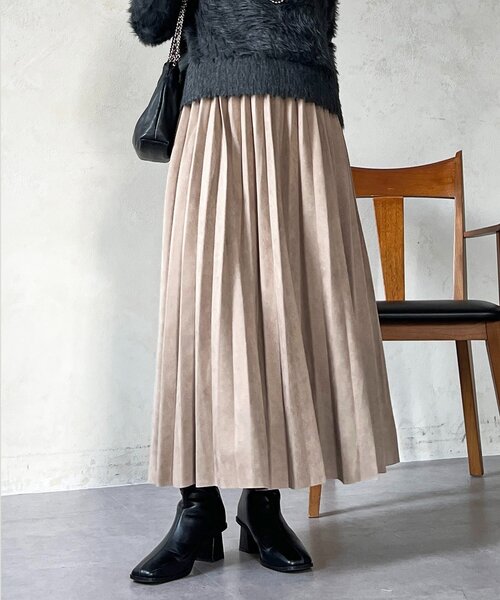 un dix cors（アンディコール）の「スエードプリーツスカート（スカート・レディース・チャコールグレー/アイボリー/ベージュ・FREE）」の21枚目の写真
