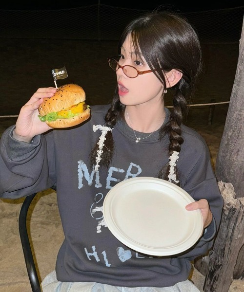 LAC-VERT（ラック・ヴェール）の「落書き風ドッグプルオーバー（スウェット・レディース・グレー/チャコールグレー・FREE）」の9枚目の写真