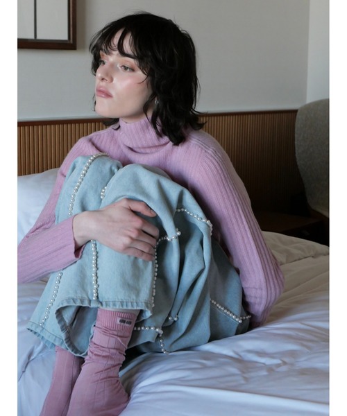 AMOMMA(アモマ)の「WOOL LAME RIB TURTLE KNIT(ニット/セーター・レディース・ピンク/アイボリー・FREE)」の4枚目の写真