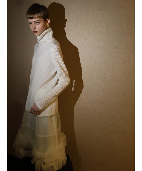 AMOMMA(アモマ)の「WOOL LAME RIB TURTLE KNIT(ニット/セーター・レディース・ピンク/アイボリー・FREE)」の3枚目の写真