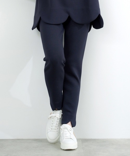 Liala×PG(リアラバイピージー)の「ダンボールニット スカラップヘム パンツ Liala×PG(その他パンツ・レディース・ブラック/アイボリー/ネイビー・S/XS)」の3枚目の写真