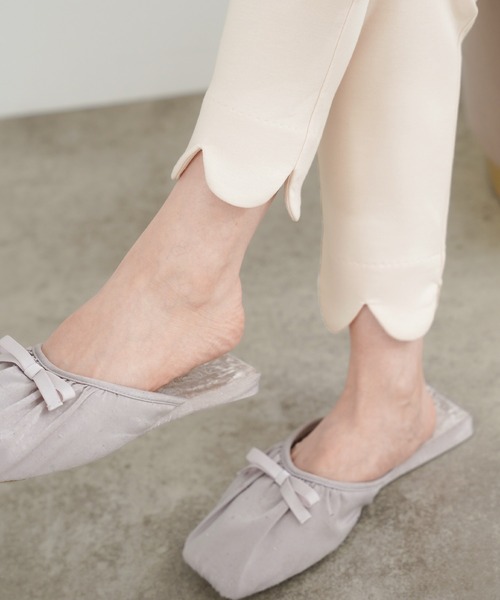 Liala×PG(リアラバイピージー)の「ダンボールニット スカラップヘム パンツ Liala×PG(その他パンツ・レディース・ブラック/アイボリー/ネイビー・S/XS)」の7枚目の写真