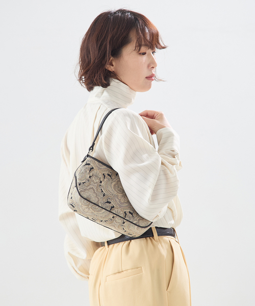A PUPIL(アピューピル)の「【A PUPIL/ア ピューピル】別注 HNK RGLN BL STRIPES:ブラウス(シャツ/ブラウス・レディース・ネイビー/アイボリー・MEDIUM)」の8枚目の写真