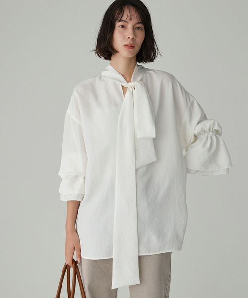 BABYLONE（バビロン）の「2WAYボウタイブラウス（シャツ/ブラウス・レディース・イエロー/ホワイト・フリー）」の2枚目の写真