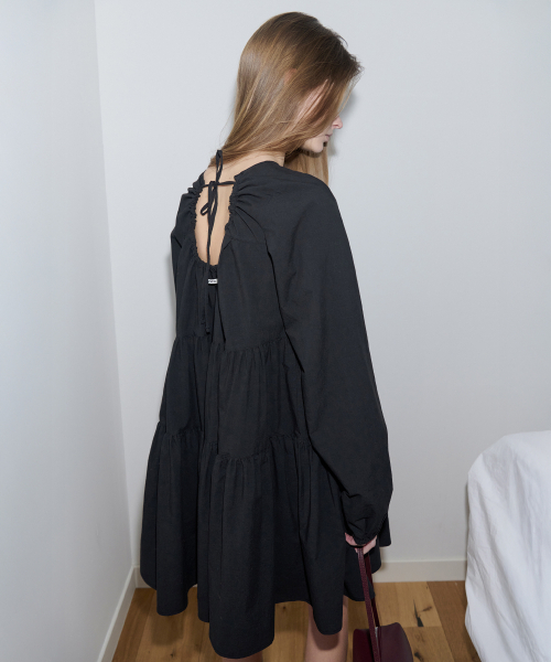 LEVAR(レバー)の「Tiered Volume Dress - Black(ワンピース・レディース・その他・FREE)」の1枚目の写真