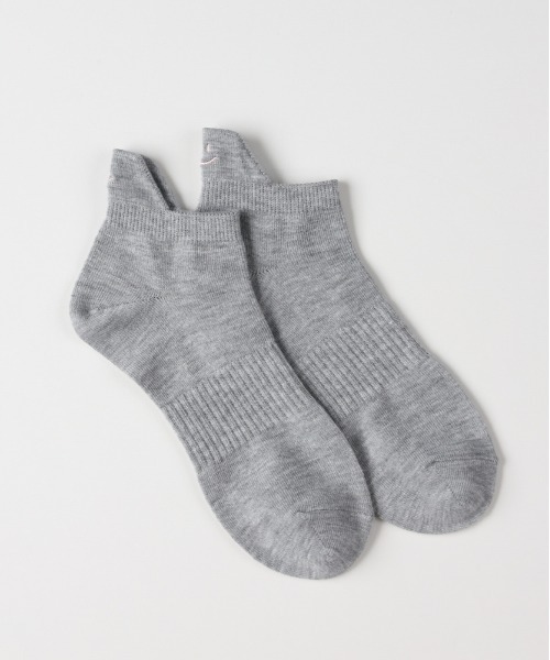Right-on（ライトオン）の「BASIC SOCKS(ベーシックソックス)Ａスマイル刺繍ソックス（ソックス/靴下・レディース・ブラック/オフホワイト/グレー/イエロー/ピンク・フリー）」の6枚目の写真