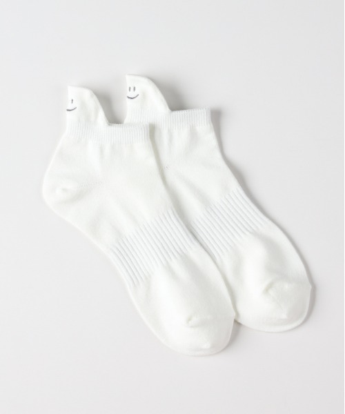 Right-on（ライトオン）の「BASIC SOCKS(ベーシックソックス)Ａスマイル刺繍ソックス（ソックス/靴下・レディース・ブラック/オフホワイト/グレー/イエロー/ピンク・フリー）」の15枚目の写真
