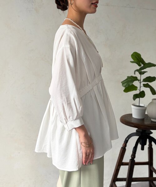 Chez toi（シェトワ）の「ギャザーペプラムチュニック（シャツ/ブラウス・レディース・オレンジ/ホワイト/ブラック・FREE）」の7枚目の写真