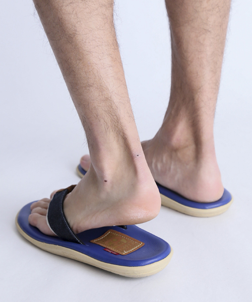 ISLAND SLIPPER（アイランドスリッパ）の「Denime×ISLAND SLIPPER"SELVAGE"（サンダル・メンズ・ブルー・8/10/9/5/6）」の3枚目の写真
