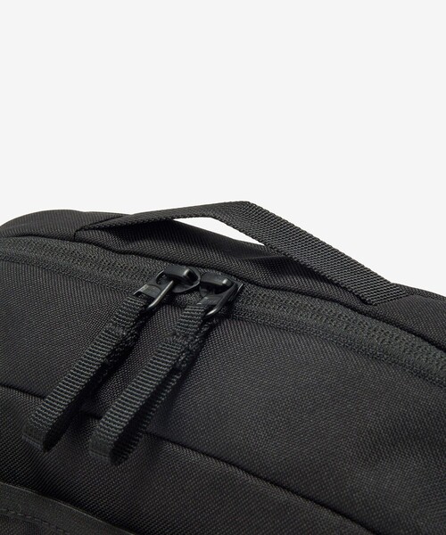 THE NORTH FACE（ザノースフェイス）の「THE NORTH FACE/ザ・ノース・フェイス Leap Mini Shoulder/リープミニショルダー【NM72602】（ショルダーバッグ・メンズ・ホワイト/レッド/ブラック・ONE SIZE）」の8枚目の写真