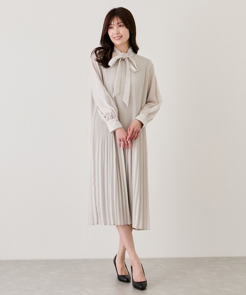Jayro(ジャイロ)の「ボウタイプリーツワンピース(シャツワンピース・レディース・ネイビー/グレー系その他/ブラック・M)」の1枚目の写真