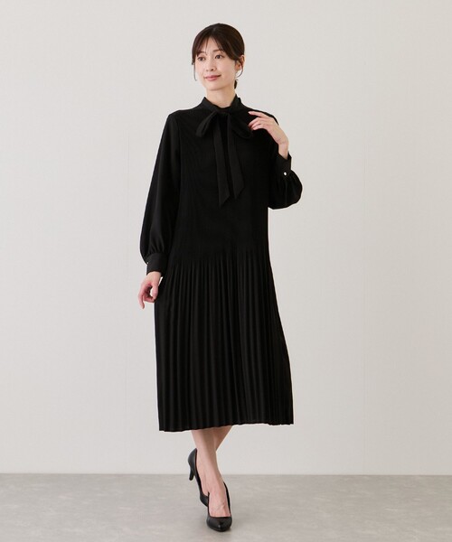 Jayro(ジャイロ)の「ボウタイプリーツワンピース(シャツワンピース・レディース・ネイビー/グレー系その他/ブラック・M)」の2枚目の写真