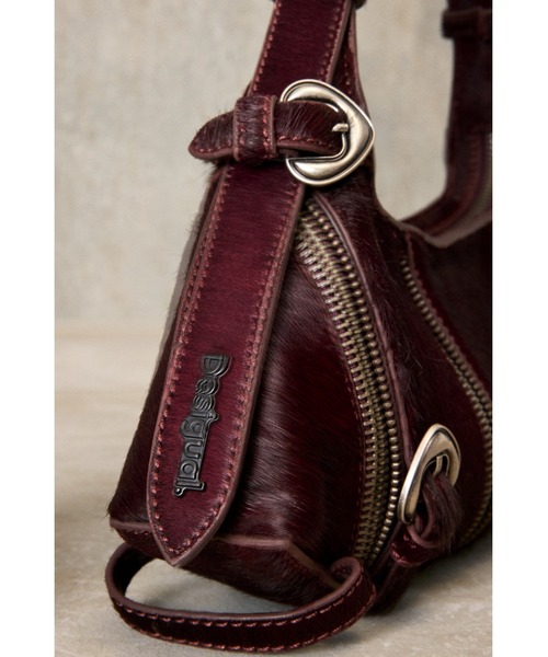 Desigual(デシグアル)の「【Desigual Studio】メタルバックル レザー中型ショルダーバッグ(ショルダーバッグ・レディース・レッド・FREE)」の3枚目の写真