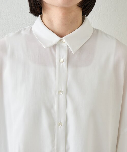 Jena espace merveilleux（ジェナ　エスパスメルヴェイユ）の「袖タックドルマンシャツ（シャツ/ブラウス・レディース・ベージュ/ネイビー/オフホワイト・FREE）」の13枚目の写真