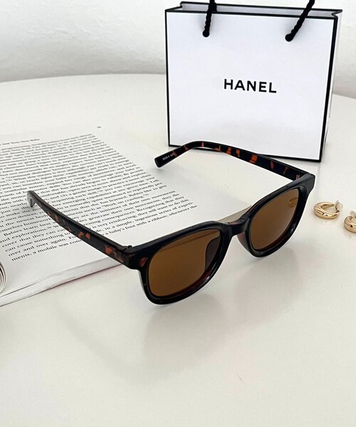 prose verse(プロズヴェール)の「ウェリントンサングラス(サングラス・レディース・ブラック/ブラック系その他/ブラウン・FREE)」の5枚目の写真