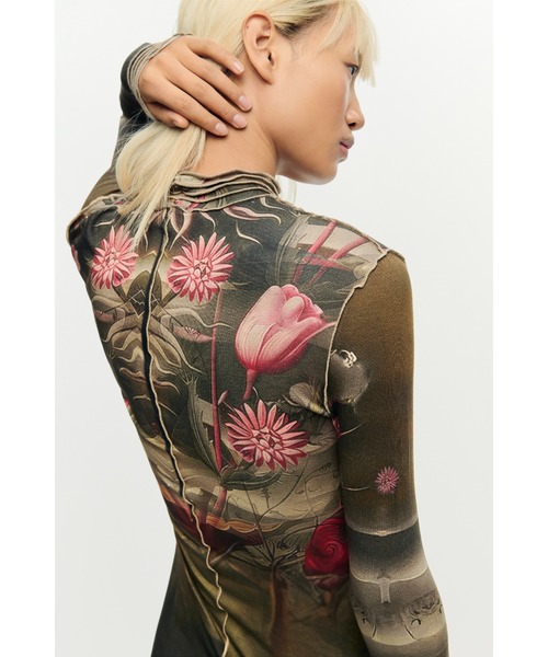 Desigual(デシグアル)の「ダークフラワープリントフレアニットミディドレス(ワンピース・レディース・ブラック・XL/M/XS)」の1枚目の写真