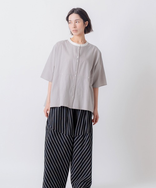 Kelen(ケレン)の「「KELEN / ケレン」クレリックバンドカラーコットンブラウス(シャツ/ブラウス・レディース・ライトグレー/ネイビー/ライトベージュ/オフホワイト・M/S)」の18枚目の写真