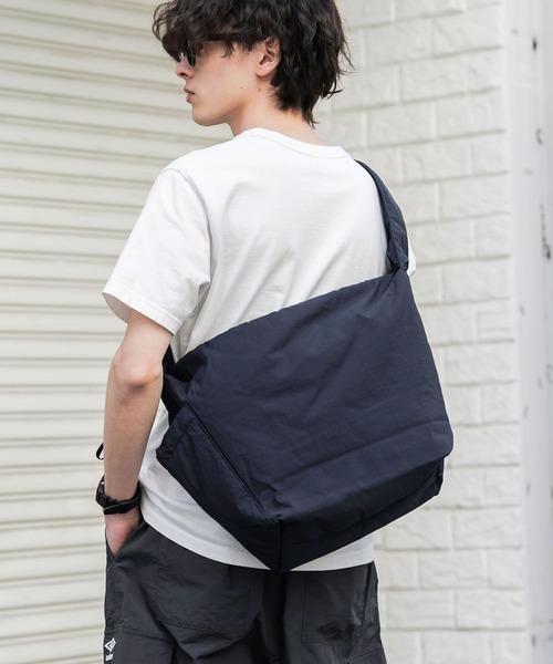 Rocky Monroe(ロッキーモンロー)の「ナイロンギャザーショルダーバッグ/斜め掛け/肩掛け(ショルダーバッグ・メンズ・ブラック/カーキ/グレー/チャコール/ネイビー・FREE)」の5枚目の写真