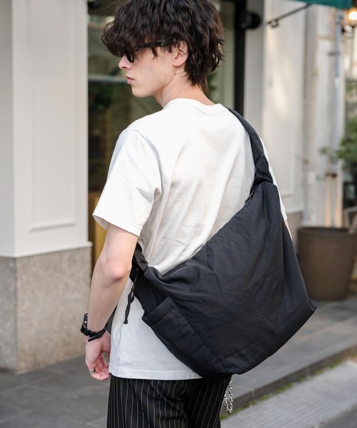 Rocky Monroe(ロッキーモンロー)の「ナイロンギャザーショルダーバッグ/斜め掛け/肩掛け(ショルダーバッグ・メンズ・ブラック/カーキ/グレー/チャコール/ネイビー・FREE)」の15枚目の写真