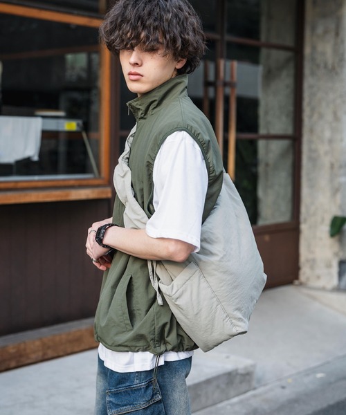 Rocky Monroe(ロッキーモンロー)の「ナイロンギャザーショルダーバッグ/斜め掛け/肩掛け(ショルダーバッグ・メンズ・ブラック/カーキ/グレー/チャコール/ネイビー・FREE)」の22枚目の写真