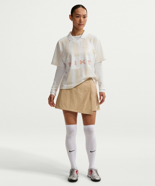 NIKE(ナイキ)の「NIKE AS WMNS NSW STREET OS SS STRP JSY / ナイキ ウィメンズ NSW ストリート OS STRP JSY SS トップ 【SP】(ジャージ・レディース・ブラック・S/M/L)」の13枚目の写真