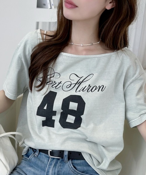 Ada.(エイダ)の「【ヴィンテージライク】綿100% ピグメント加工 カレッジ ロゴ ショート丈 オフショル Tシャツ(Tシャツ/カットソー・レディース・アイボリー/グレー/チャコール・FREE)」の14枚目の写真