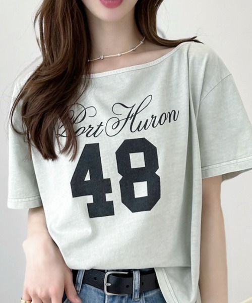 Ada.(エイダ)の「【ヴィンテージライク】綿100% ピグメント加工 カレッジ ロゴ ショート丈 オフショル Tシャツ(Tシャツ/カットソー・レディース・アイボリー/グレー/チャコール・FREE)」の15枚目の写真