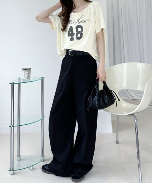 Ada.(エイダ)の「【ヴィンテージライク】綿100% ピグメント加工 カレッジ ロゴ ショート丈 オフショル Tシャツ(Tシャツ/カットソー・レディース・アイボリー/グレー/チャコール・FREE)」の22枚目の写真