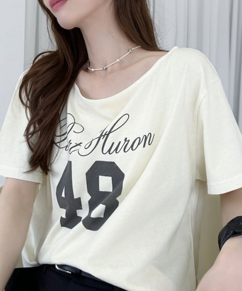 Ada.(エイダ)の「【ヴィンテージライク】綿100% ピグメント加工 カレッジ ロゴ ショート丈 オフショル Tシャツ(Tシャツ/カットソー・レディース・アイボリー/グレー/チャコール・FREE)」の17枚目の写真