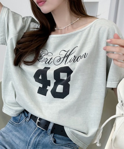 Ada.(エイダ)の「【ヴィンテージライク】綿100% ピグメント加工 カレッジ ロゴ ショート丈 オフショル Tシャツ(Tシャツ/カットソー・レディース・アイボリー/グレー/チャコール・FREE)」の9枚目の写真