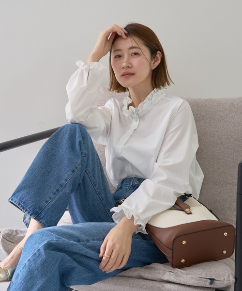 YECCA VECCA(イェッカヴェッカ)の「【尾崎紗代子さん着用】ポーチインショルダーバッグ(ショルダーバッグ・レディース・ブラウン/ブラック・FREE)」の4枚目の写真