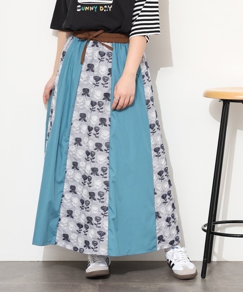 Emago(イマゴ)の「EMAGO 2色北欧花刺繍スカート(スカート・レディース・ネイビー/グレー・FREE)」の1枚目の写真