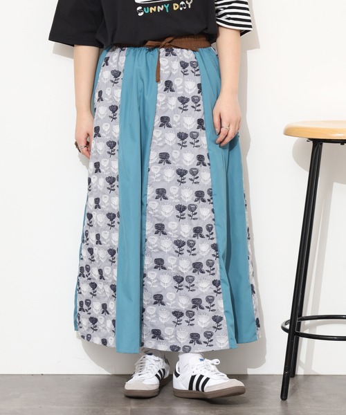 Emago(イマゴ)の「EMAGO 2色北欧花刺繍スカート(スカート・レディース・ネイビー/グレー・FREE)」の3枚目の写真
