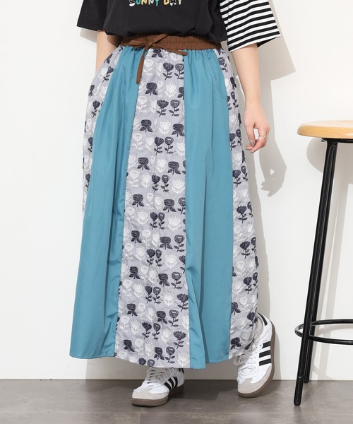Emago(イマゴ)の「EMAGO 2色北欧花刺繍スカート(スカート・レディース・ネイビー/グレー・FREE)」の6枚目の写真