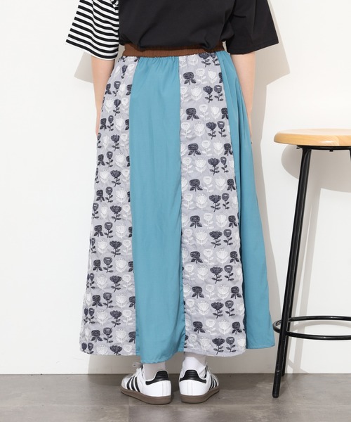 Emago(イマゴ)の「EMAGO 2色北欧花刺繍スカート(スカート・レディース・ネイビー/グレー・FREE)」の19枚目の写真