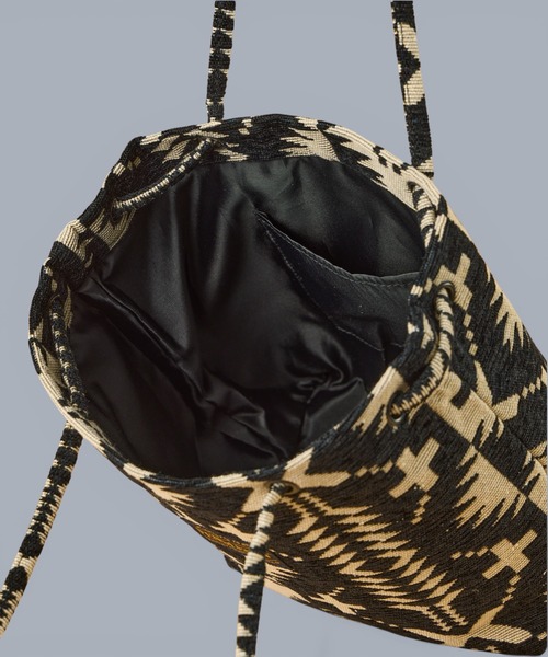 PENDLETON（ペンドルトン）の「【 PENDLETON / ペンドルトン 】GOBLINS BUCKET BAG / ゴブランバケットバッグ（ショルダーバッグ・レディース・ブルー/ブラック・FREE）」の4枚目の写真