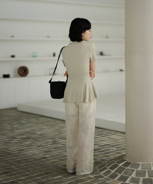 LAULEN(ローレン)の「bottle neck peplum knit tops /ボトルネックペプラム半袖ニットトップス(ニット/セーター・レディース・レッド/ブラック/アイボリー/ベージュ・FREE)」の14枚目の写真