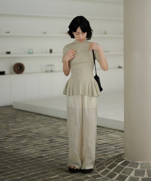 LAULEN(ローレン)の「bottle neck peplum knit tops /ボトルネックペプラム半袖ニットトップス(ニット/セーター・レディース・レッド/ブラック/アイボリー/ベージュ・FREE)」の16枚目の写真