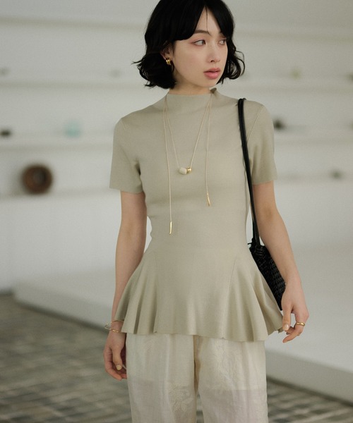 LAULEN(ローレン)の「bottle neck peplum knit tops /ボトルネックペプラム半袖ニットトップス(ニット/セーター・レディース・レッド/ブラック/アイボリー/ベージュ・FREE)」の10枚目の写真