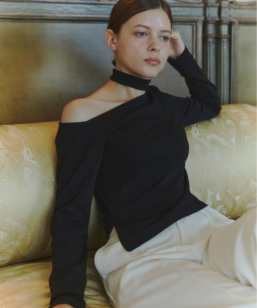 ORGUE（オルグ）の「Asymmetry choker tops/アシンメトリーチョーカートップス（Tシャツ/カットソー・レディース・バーガンディー/ホワイト/ブラック・FREE）」の2枚目の写真